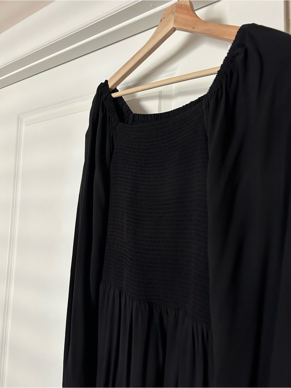 Old Navy Black Smocked Long-Sleeve Women's Dress